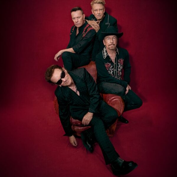 U2 Atuam no Estádio da Luz, em Lisboa, a 27 de maio de 2027, na digressão mundial The Greatest Show On Earth