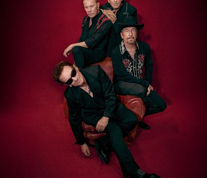 U2 Atuam no Estádio da Luz, em Lisboa, a 27 de maio de 2027, na digressão mundial The Greatest Show On Earth